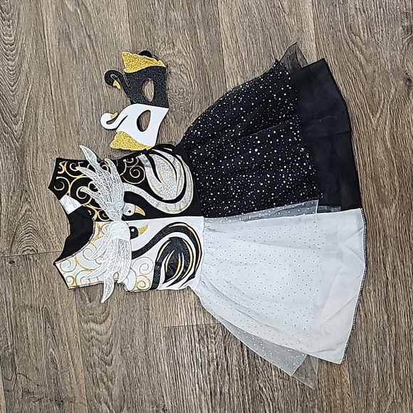 Other - Black swan girls size Small costume with matching mask
